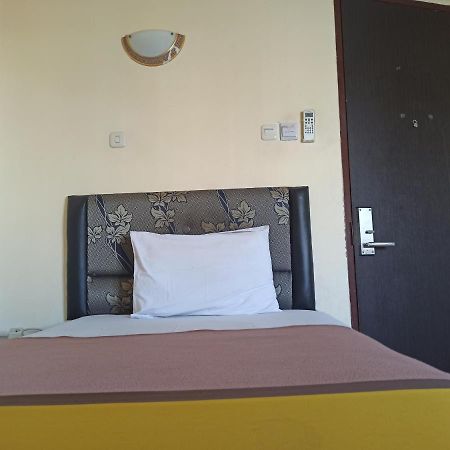 Al-Badar Hotel Syariah มากาซาร์ ภายนอก รูปภาพ