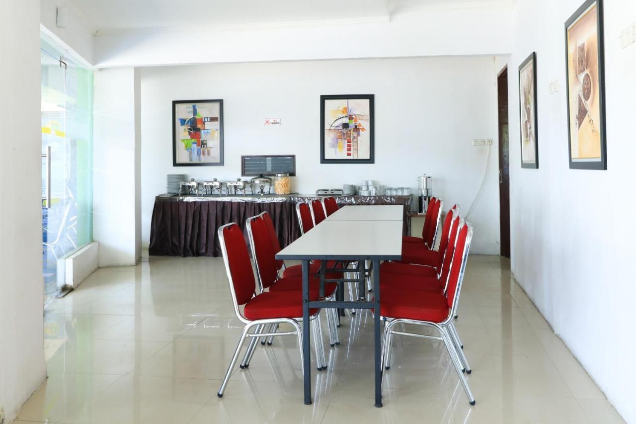 Al-Badar Hotel Syariah มากาซาร์ ภายนอก รูปภาพ