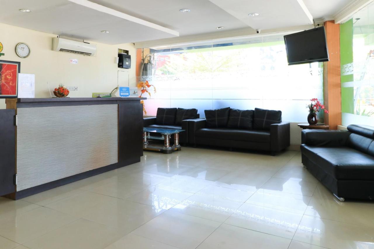 Al-Badar Hotel Syariah มากาซาร์ ภายนอก รูปภาพ
