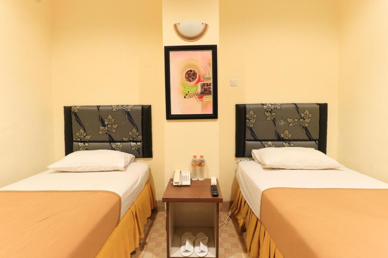 Al-Badar Hotel Syariah มากาซาร์ ภายนอก รูปภาพ