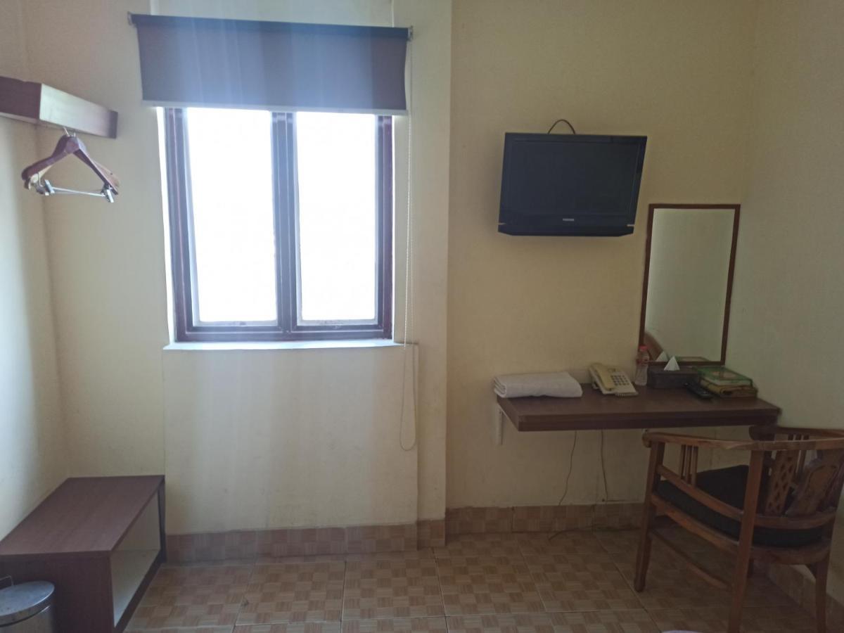 Al-Badar Hotel Syariah มากาซาร์ ภายนอก รูปภาพ
