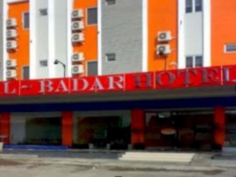 Al-Badar Hotel Syariah มากาซาร์ ภายนอก รูปภาพ