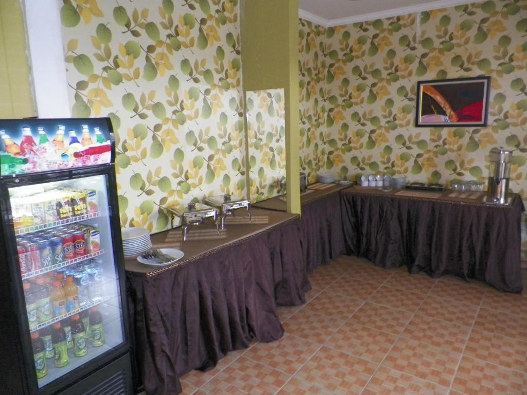 Al-Badar Hotel Syariah มากาซาร์ ภายนอก รูปภาพ